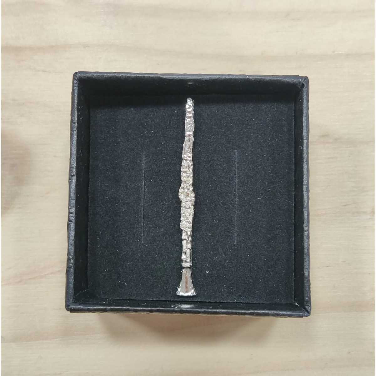 Silver clarinet pin + box