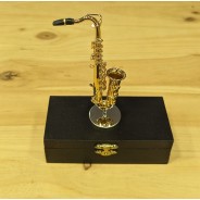 Miniatura saxofón con soporte y estuche