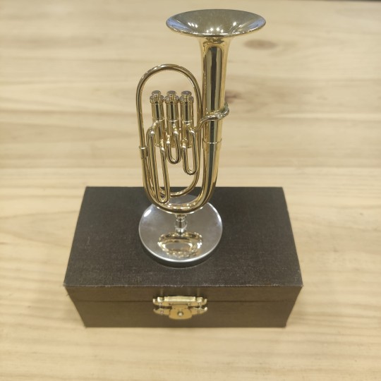 Miniatura bombardino/tuba con soporte y estuche