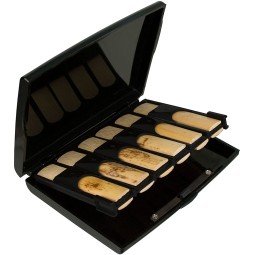 Clarinet reed holder for 12 reeds by Protec