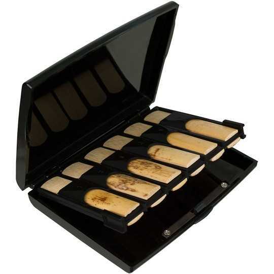 Clarinet reed holder for 12 reeds by Protec