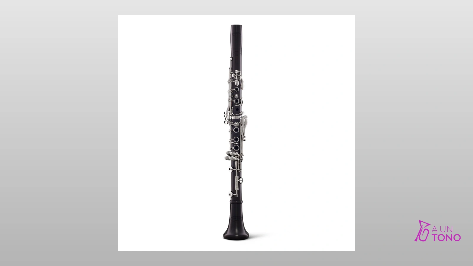 Detalle del clarinete Backun Beta en granadilla con llaves metálicas